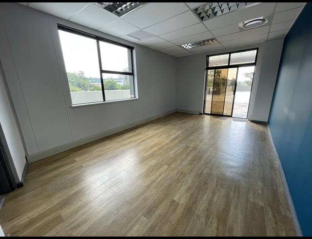 3,440M² OFFICE FOR SALE IN PARKTOWN